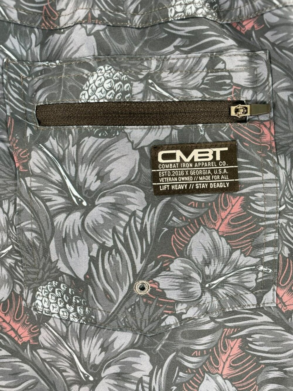 Combat Iron Apparel Hybrid Athletic Shorts 5.5" Midnight Floral Men's Sz XL NEW - Picture 6 of 11